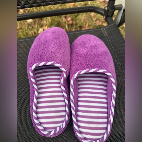 BeverlyRock Woman’s slippers Size 7.5-8 - Picture 5 of 5